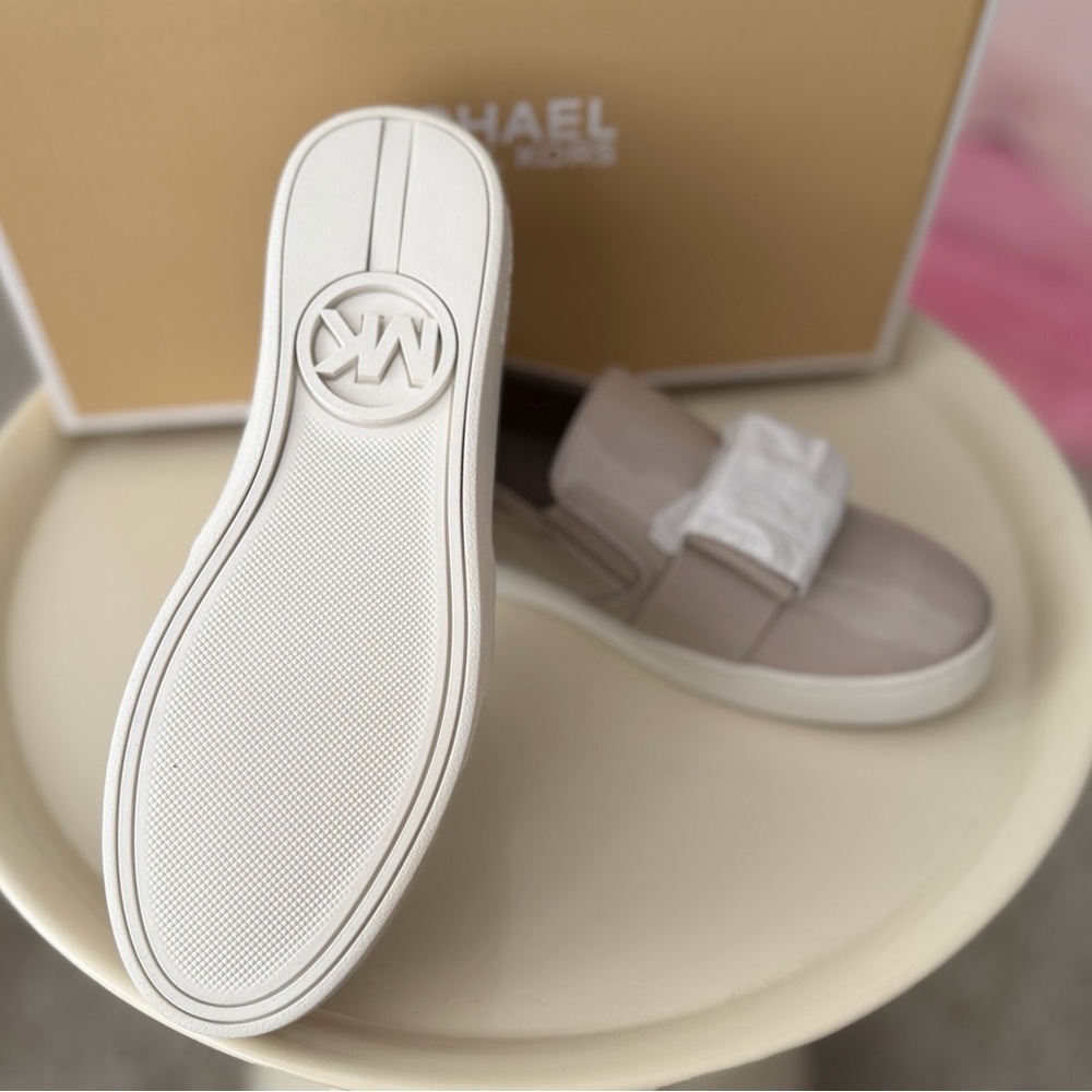 Michael Kors Women's Taupe Embellished Slip on 6.5 - Picture 3 of 6